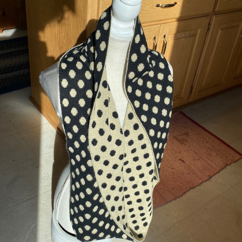 Womens Reversible Polka Dot Infinity Scarf! Black/Tan! Like New!